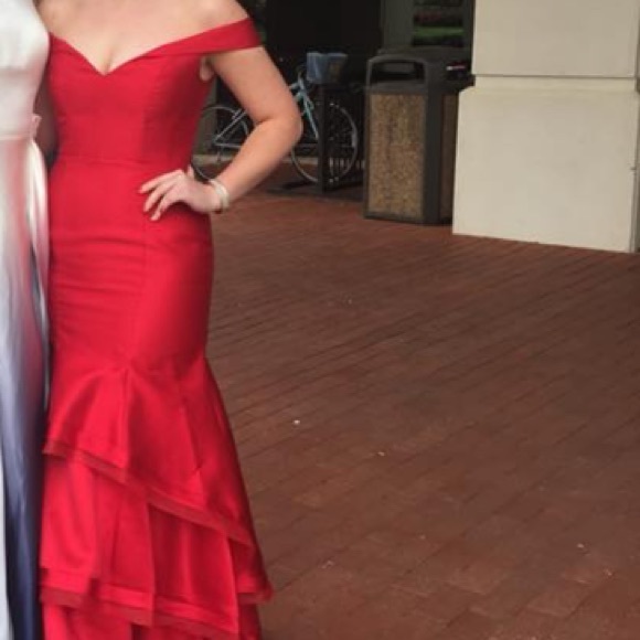 Red mermaid prom dress - Picture 3 of 6